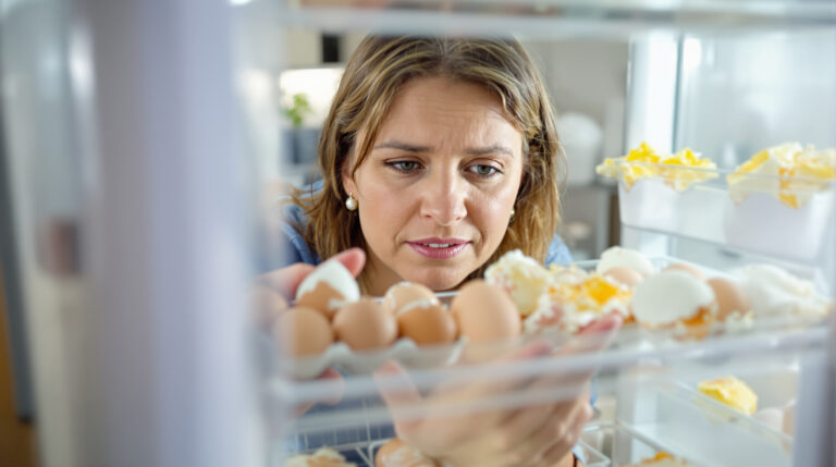 Mysleli sme si, že stačí vajcia uvariť: v skutočnosti ich nesprávne skladovanie zvyšuje riziko nákazy.